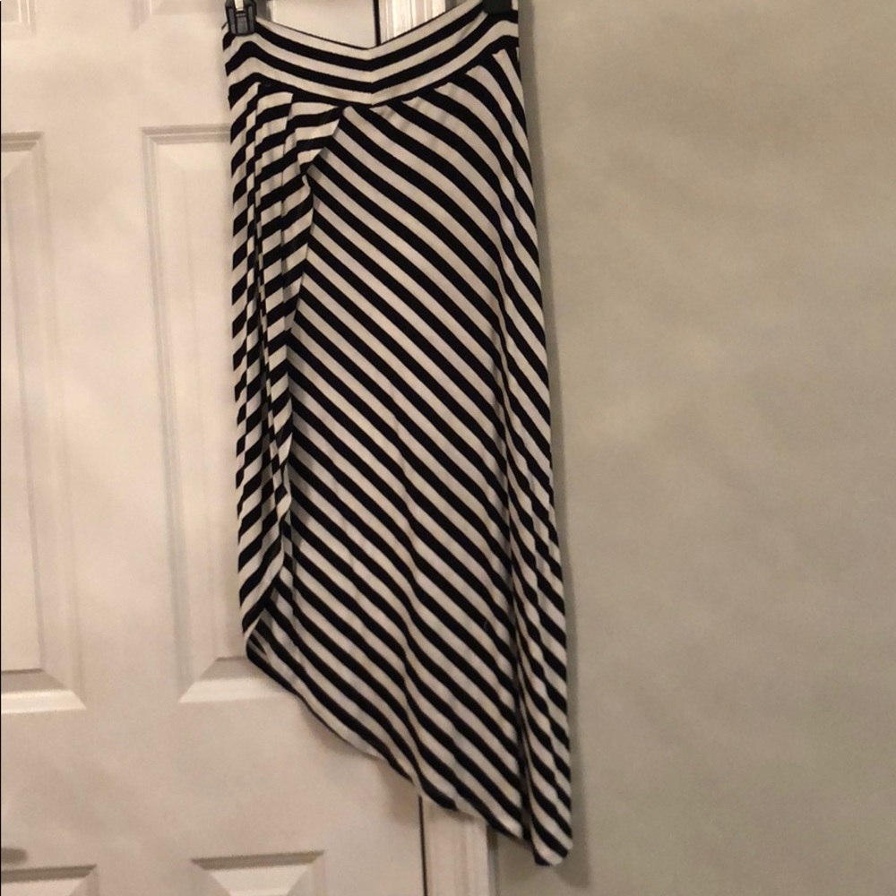 Black and white stripped maxi skirt